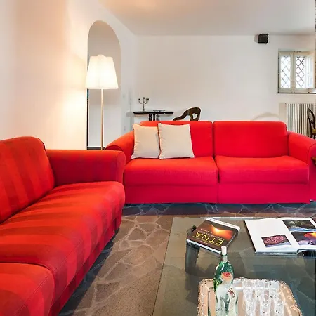 فيلة Etna Retreat *